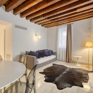 https://ca-margherita-loft-palazzo-grifalconi.hotelslidodijesolo.com